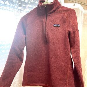 Patagonia burnished red half zip-up fleece
